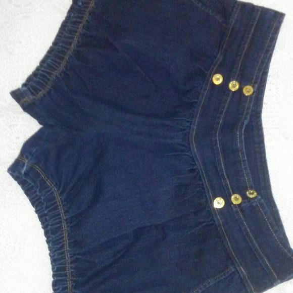 Plus size used jean shorts - Picture 2 of 6